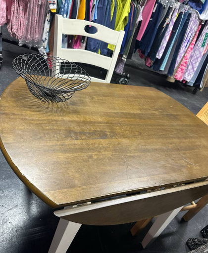 Round daining table + chair