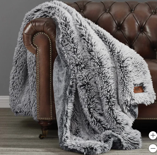 FRYE Arctic Luxe Faux Fur Throw 152 cm x 178 cm